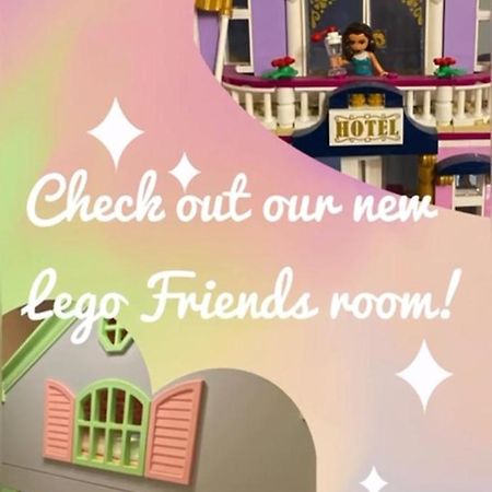 Royal Brick Home - Sleeps 5 To 6 - No Ulez - Tube Nearby - Free Parking - Lego Themed Slough Exteriér fotografie
